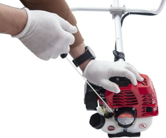 Мотокоса Sturm BT9526