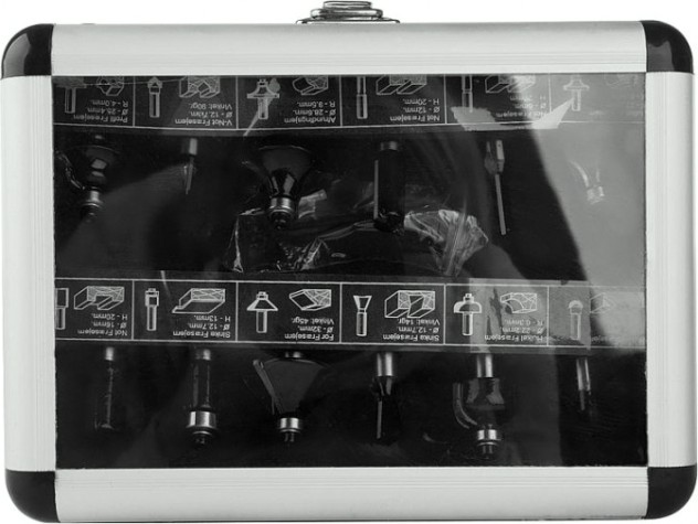 Набор фрез по дереву Sturm 9016-RB-S8-12-3 в металлическом кейсе 12 шт. Набор фрез по дереву Sturm 9016-RB-S8-12-3 в металлическом кейсе 12 шт.