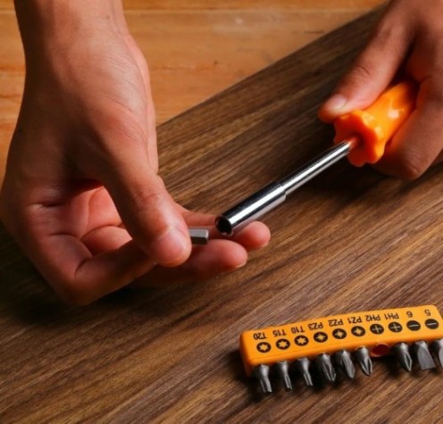 Набор инструментов DEKO DKMT110 в чемодане [065-0301]