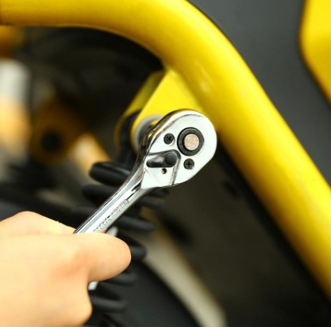 Набор инструментов DEKO TZ29 для авто в чемодане (29 предметов) [065-0325]