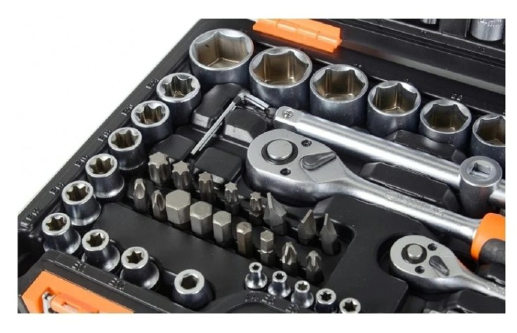 Набор инструментов ВИХРЬ 1/2", 1/4", crv, в кейсе 108 предм [73/6/7/8]