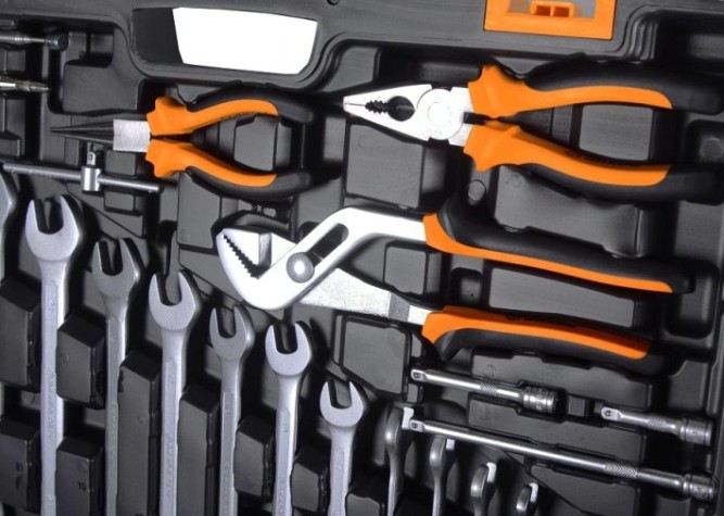 Набор инструментов ВИХРЬ 1/2", 1/4", crv, в кейсе 151 предм [73/6/7/9]