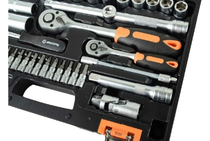 Набор инструментов ВИХРЬ АВТО, 1/2", 1/4", CrV в кейсе 82 предм. [73/6/7/6]