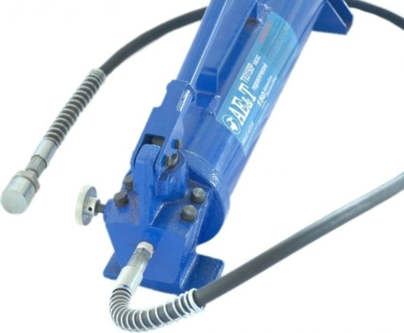 Насос гидравлический ручной AE&T T03150P 150 т Насос гидравлический ручной AE&T T03150P 150 т