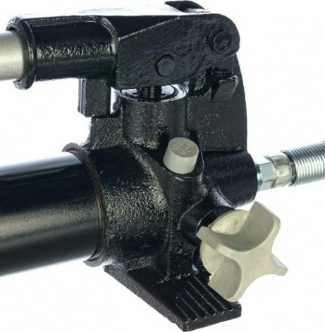 Насос гидравлический со шлангом MATRIX 10 т для 10-тонной растяжки [513255]