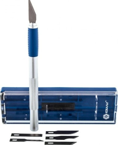 Нож для строительных работ Кобальт 245-060 перовые лезвия 6 шт, металлический корпус, кейс