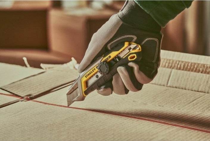 Нож для строительных работ STANLEY FMHT10592-0 fm integrated 18мм с винт.зажимом Нож для строительных работ STANLEY FMHT10592-0 fm integrated 18мм с винт.зажимом