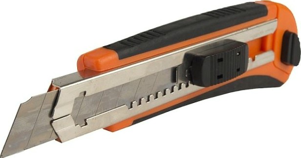 Нож для строительных работ Sturm 1076-08-04 18мм,автомат. смена лезвия