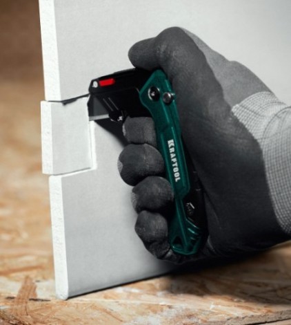 Нож складной KRAFTOOL KOMPAKT-А24 с трапециевидным лезвием [09242]