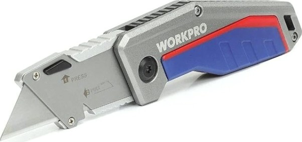 Нож складной WORKPRO WP211012 со сменными лезвиями, алюминиевый