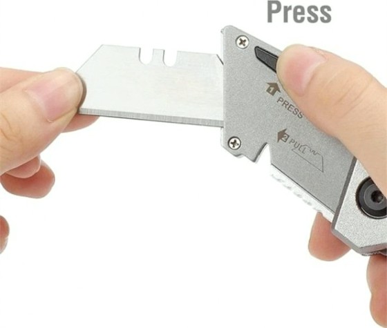 Нож складной WORKPRO WP211012 со сменными лезвиями, алюминиевый