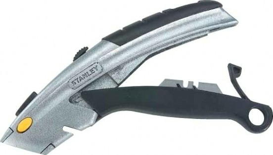Нож STANLEY DynaGrip QUICK CHANGE KNIFE 0-10-788 с выдвижным лезвием [0-10-788]