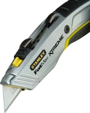 Нож STANLEY "FatMax® Xtreme™" 0-10-789 с двумя выдвижными лезвиями [0-10-789]
