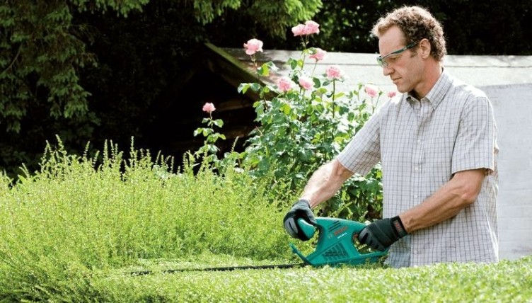 Ножницы-кусторез электрические BOSCH Universal HedgeCut 45 [0600847A05]