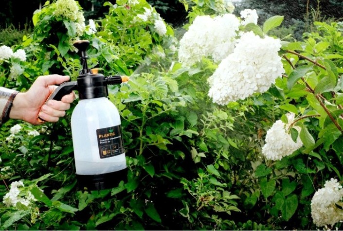 Опрыскиватель ручной PLANTIC 29401-01 садовый 2л