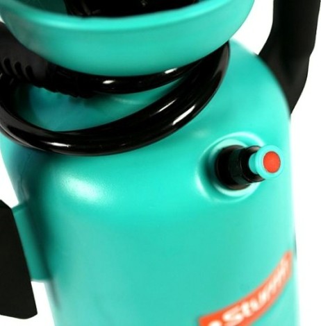 Опрыскиватель Sturm 3016-22-12 со шлангом на колесах, с кейсом, 12л. Опрыскиватель Sturm 3016-22-12 со шлангом на колесах, с кейсом, 12л.