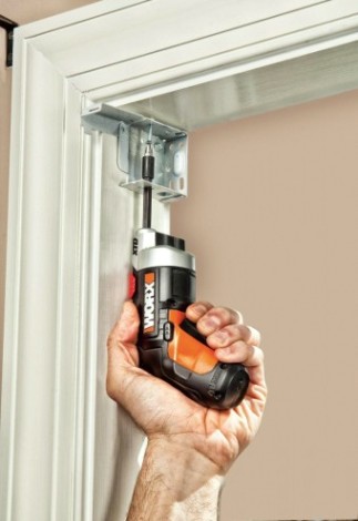 Отвертка аккумуляторная Worx WX252 и набор бит (10шт)