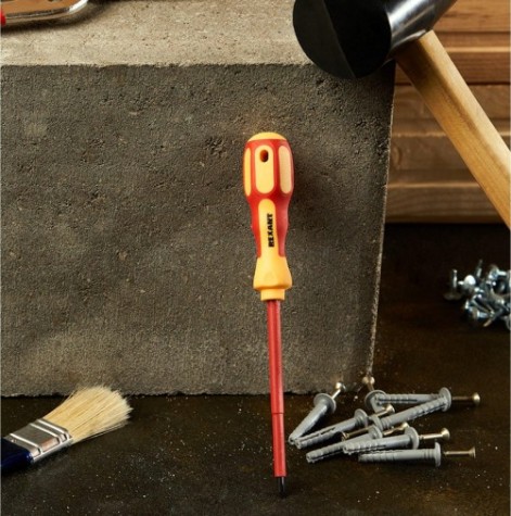 Отвертка крестовая REXANT PH0х100 мм диэлектрическая до 1000В [12-4716]