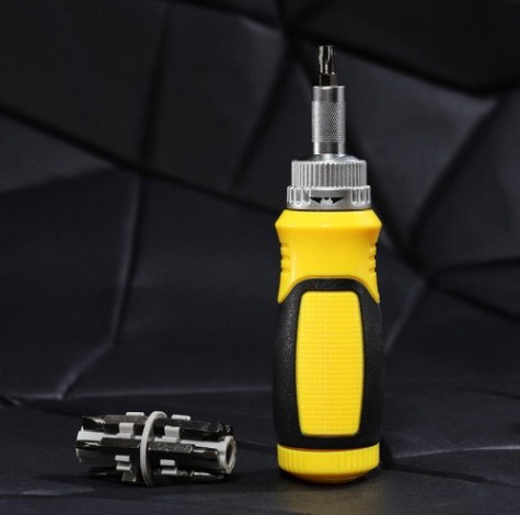 Отвертка с битами REXANT 12-4778 набор 13 предметов с реверсивной отверткой Отвертка с битами REXANT 12-4778 набор 13 предметов с реверсивной отверткой