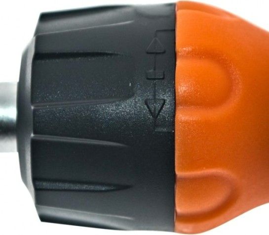 Отвертка с битами Sturm 1040-08-SS9 в комплекте 6 бит двухсторонних Отвертка с битами Sturm 1040-08-SS9 в комплекте 6 бит двухсторонних