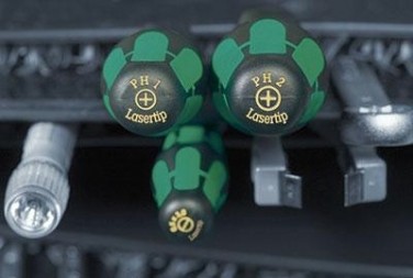 Отвертка шлицевая WERA Kraftform Plus Серия 300 335 FK 0,8 х 4,0 х 100 MM WE-008075 [WE-008075]