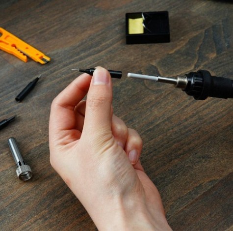 Паяльник DEKO SI10 цифровой + набор аксессуаров, 12 шт. [065-0400]