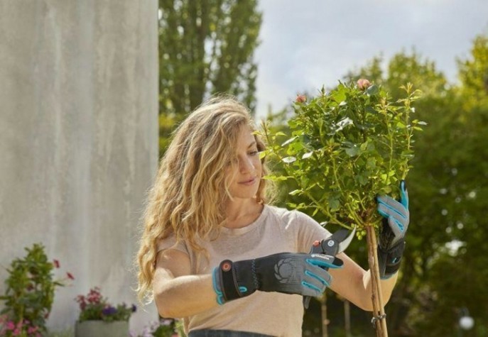 Перчатки трикотажные GARDENA 11540-20.000.00 для ухода за розами, размер m