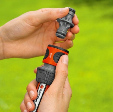 Переходник GARDENA с коннекторами 3/4" для наращивания шлангов 18284-26.000.00 [18284-26.000.00]