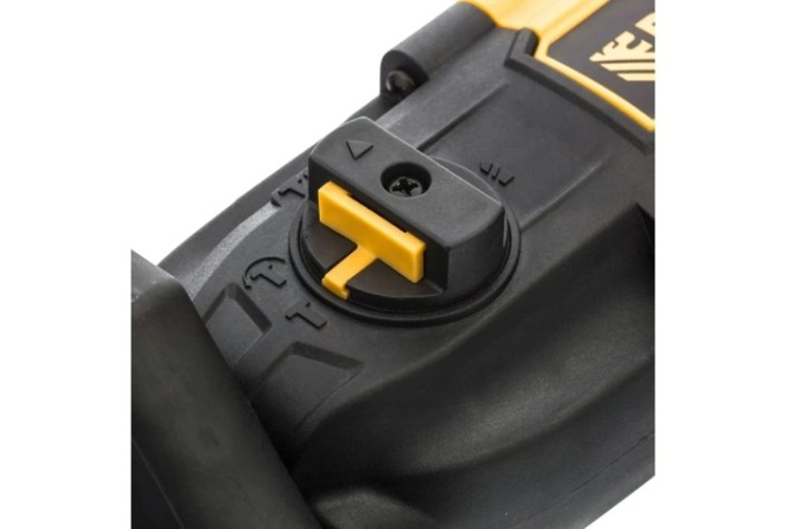 Перфоратор Denzel RH-650-18, SDS-plus [26603]