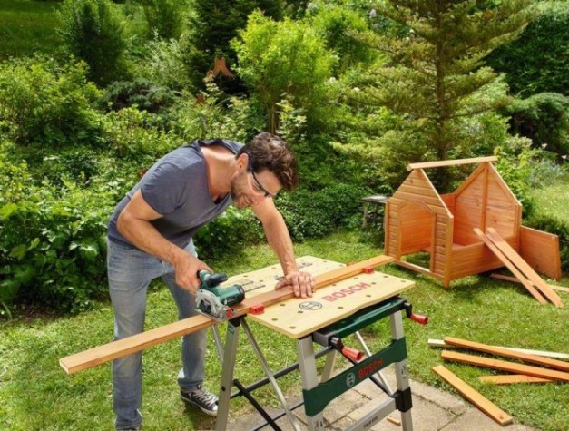 Пила циркулярная аккумуляторная BOSCH UniversalCirc 12 [06033C7002] 1х2,5Ач