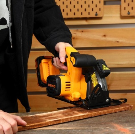 Пила циркулярная аккумуляторная DEKO DKCS20 Laser 20в 165мм 1*2.0ач [063-4205]