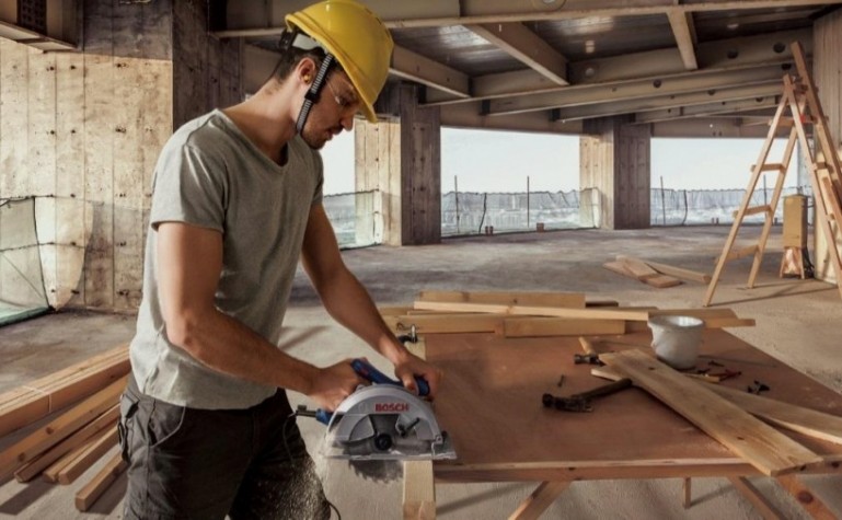 Пила циркулярная сетевая BOSCH GKS 140 [06016B3020]