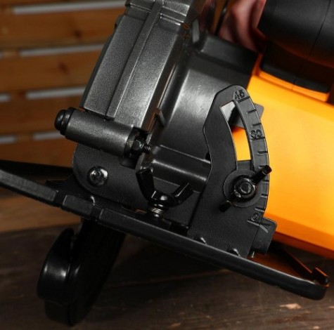 Пила циркулярная сетевая DEKO DKCS2400-210 [063-4319]