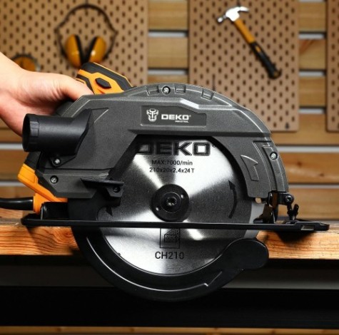 Пила циркулярная сетевая DEKO DKCS2400-210 [063-4319]