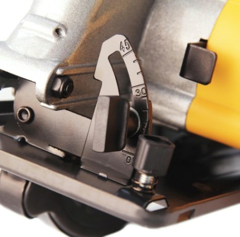 Пила циркулярная сетевая Kolner KCS 185/1500 [кн185-1500цс]