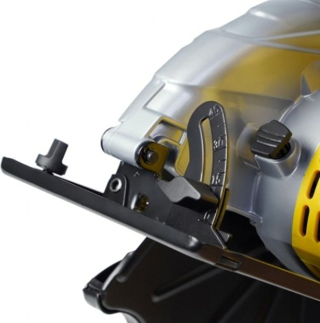 Пила циркулярная сетевая Kolner KCS 210/2000 [кн210-2000]