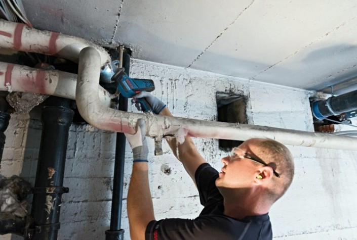 Пила сабельная аккумуляторная BOSCH GSA 18 V-LI C [0615990M3Y] 1х4,0Ач, картон