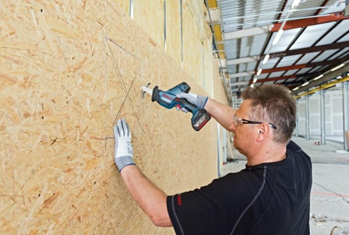 Пила сабельная аккумуляторная BOSCH GSA 18 V-LI C [0615990M3Y] 1х4,0Ач, картон