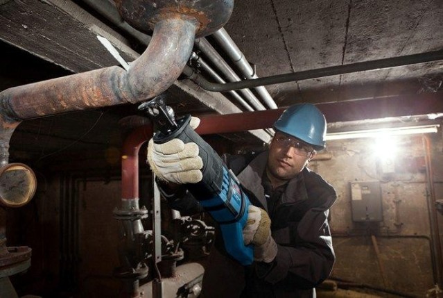 Пила сабельная сетевая BOSCH GSA 1300 PCE [060164E200] Кейс