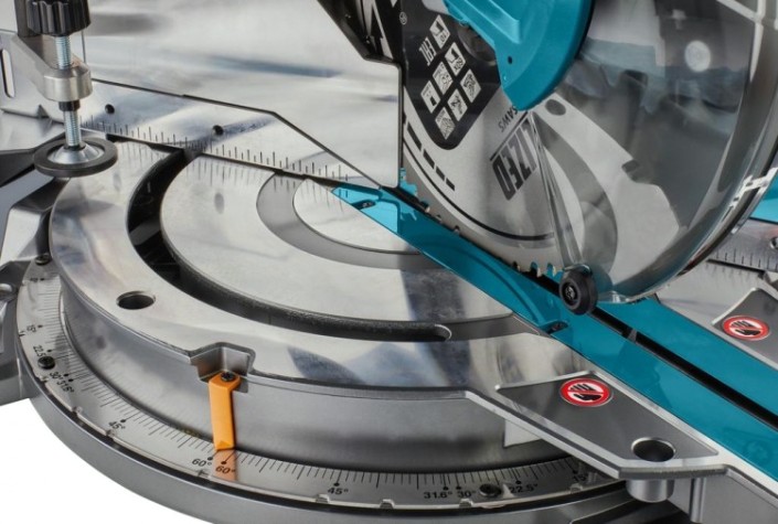 Пила торцовочная аккумуляторная MAKITA LS004GZ01 XGT 40В BL