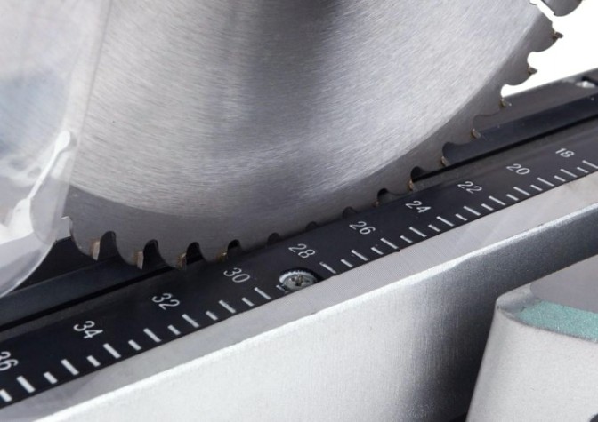 Пила торцовочная сетевая Sturm MS5525S Пила торцовочная сетевая Sturm MS5525S