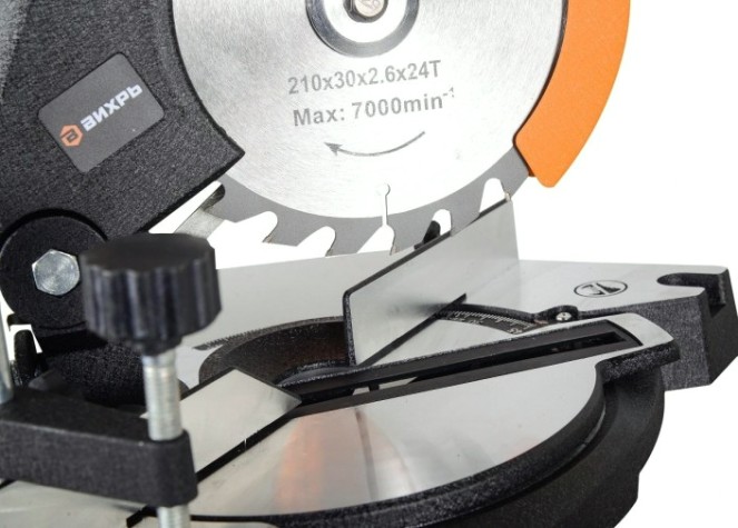 Пила торцовочная сетевая ВИХРЬ ПТ-210 [72/18/2]
