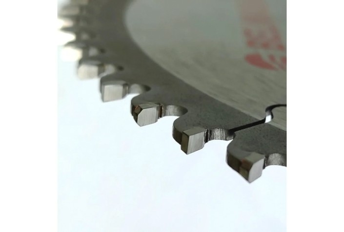 Пильный диск по алюминию и пластику BELMASH 305х3,0/30х80Т [RD154A]