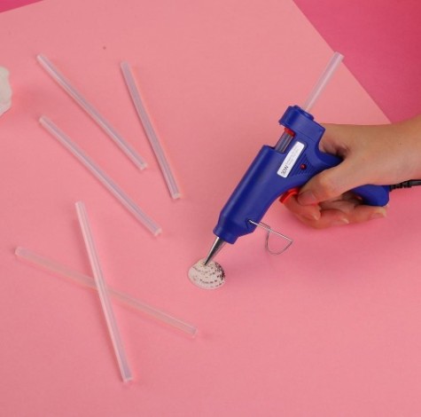 Пистолет термоклеевой сетевой DEKO DKGG30 SET2 с набором клеевых стержней (12 шт, 7 мм) [063-4979]