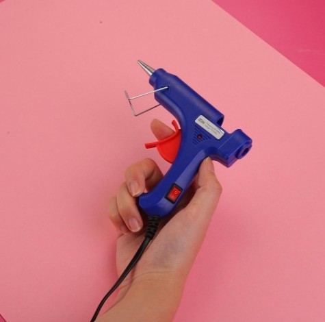 Пистолет термоклеевой сетевой DEKO DKGG30 SET5 с набором цветных клеевых стержней (12 шт, 7 мм) [063-4981]