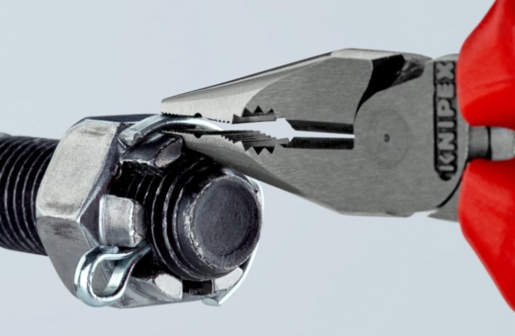 Плоскогубцы KNIPEX KN-0822145SB комбинированные остроконечные с удлиненными губкам