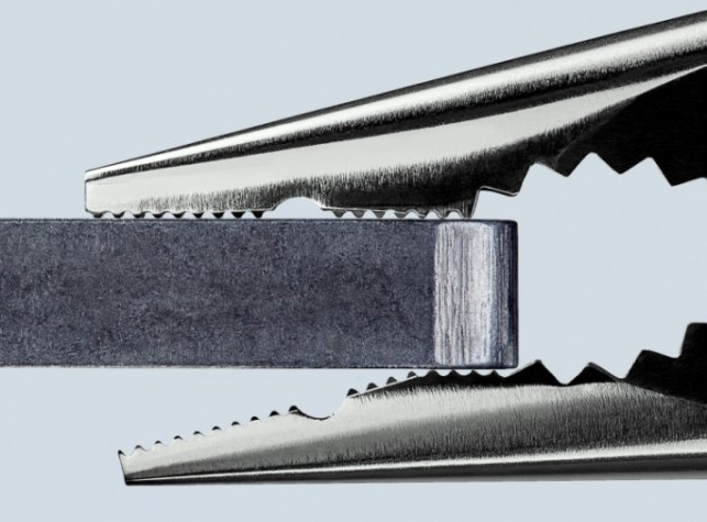 Плоскогубцы KNIPEX KN-0825145SB комбинированные остроконечные с удлиненными губкам