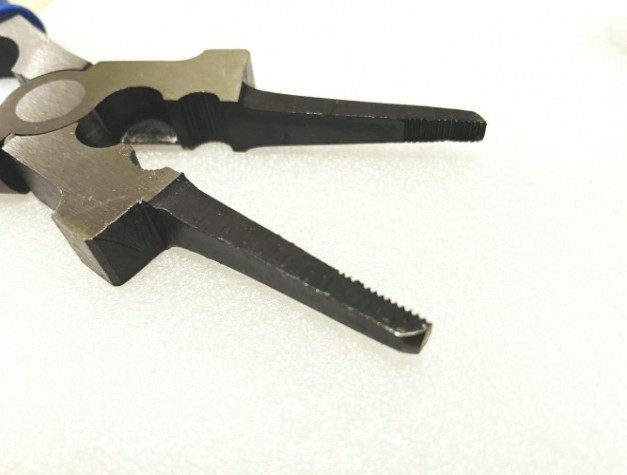 Плоскогубцы сварщика ESAB Universal Top Tool [0000134716] Плоскогубцы большие