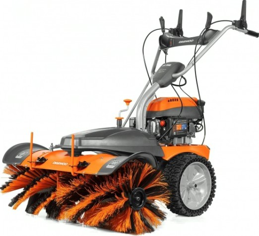 Подметальная машина DAEWOO DASC 70100 Подметальная машина DAEWOO DASC 70100