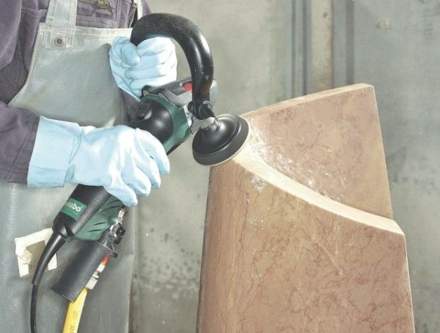 Полировальная машинка METABO PWE 11-100 [602050000]